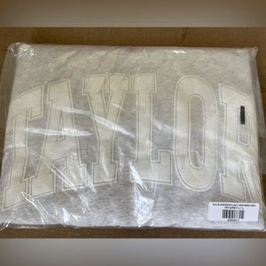 The Bar “TAYLOR” sweatshirt size L. NIB